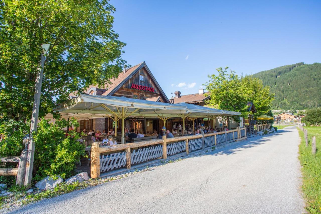 Alpenchalets Flachauer Gutshof Exterior foto