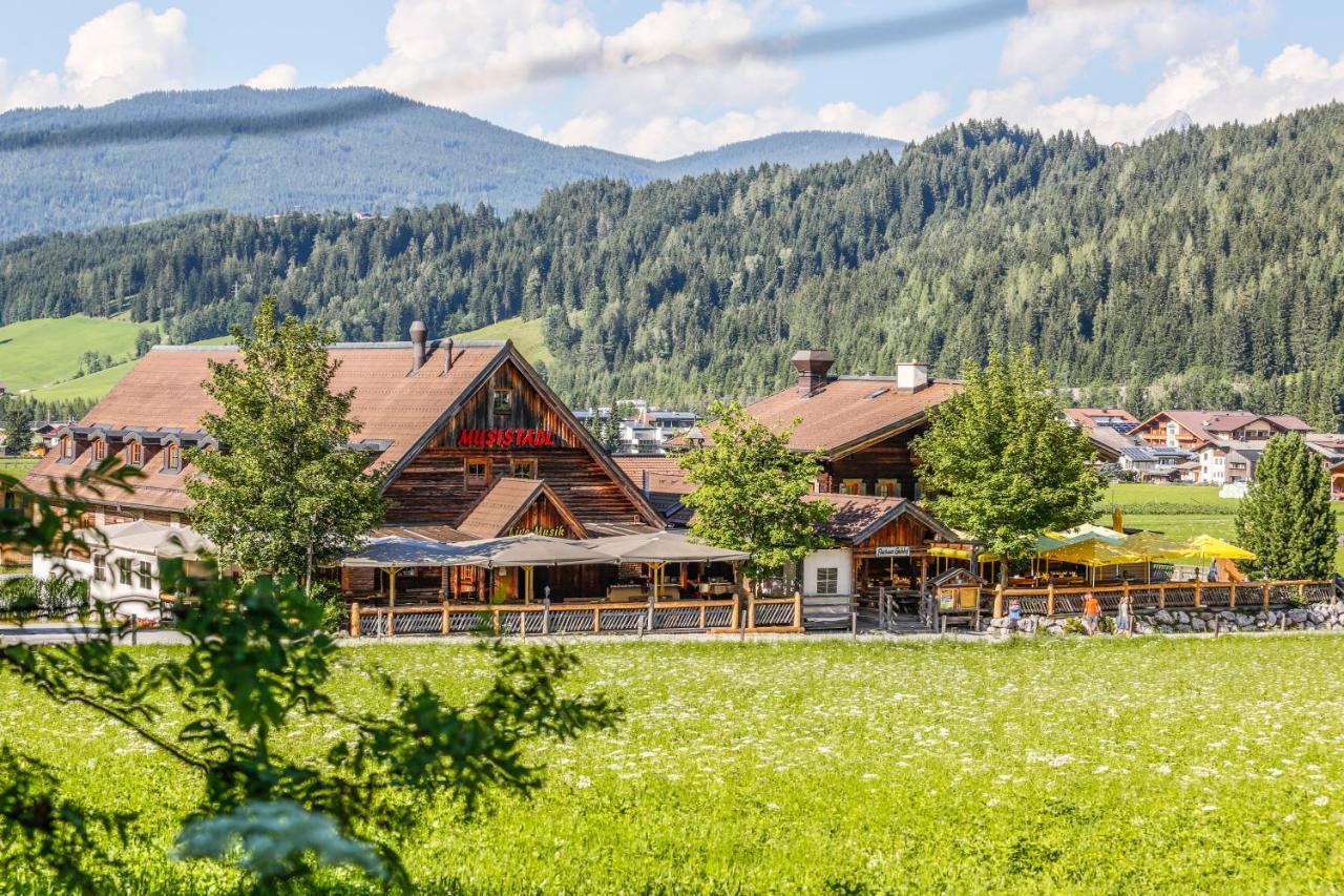 Alpenchalets Flachauer Gutshof Exterior foto